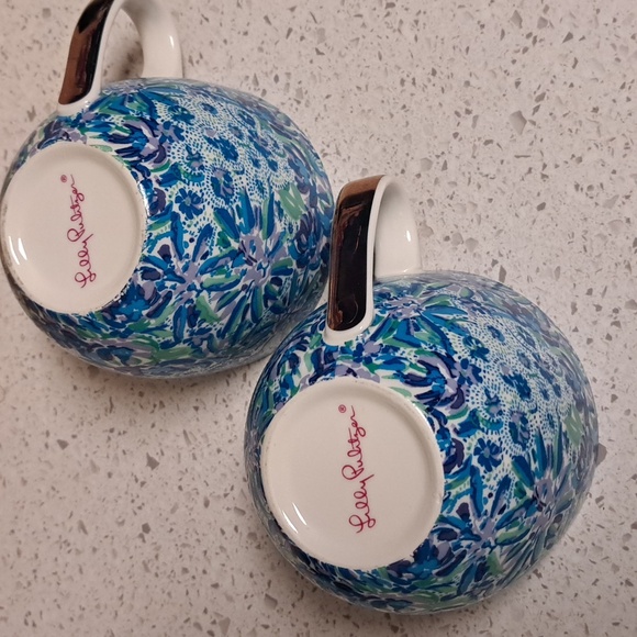 Used Set of 2 Lily Pulitzer mugs - Picture 6 of 7